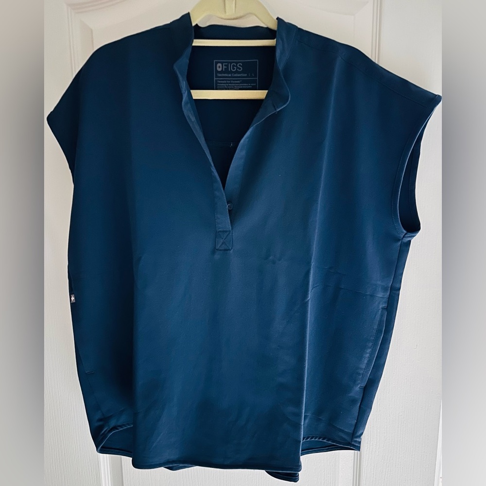 Figs Catalina scrub top